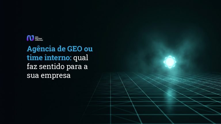 Plano de grade holográfica em teal com um nó aceso, arte do comparativo entre agência de GEO e time interno